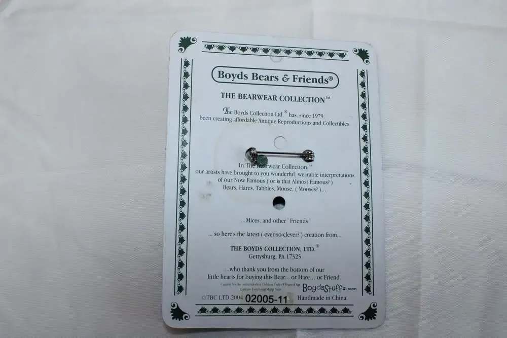 Boyds Bears & Friends Bearwear Collection Sweetest F.O.B. 2005 Lapel Pin